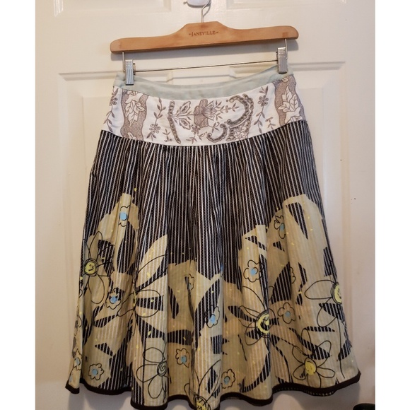 CAbi Dresses & Skirts - 🎉Cabi Treasure Embroidered Floral Flowy Skirt🎉